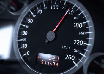 Auto Klub – Otkrivena prevara: Vlasnik autosalona iz Zagreba skidao kilometre na uvezenim autima