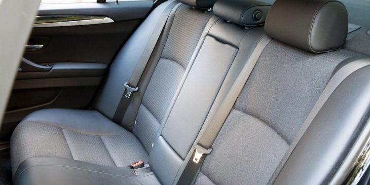 Auto Klub – Policija upozorava: Ovo nikad nemojte raditi! Obratite uvijek pozornost na stražnja sjedala