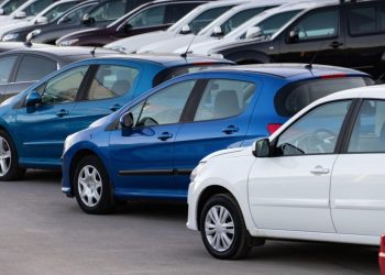 Auto Klub – Porezna kreće s prodajom auta od ovrha: Pogledajte početne cijene Volkswagena, BMW-a, Mazde…
