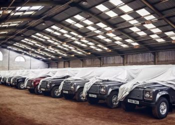 Auto Klub – Prije devet godina kupio 200 originalnih Land Rovera Defendera na kraju proizvodnje. Sada ima milijune