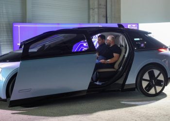 Auto Klub – Rimčev Verne kreće u izgradnju tvornice za robotaksi u Lučkom: Prvi stižu na ceste 2026.