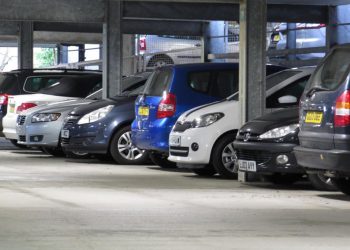 Auto Klub – Vlasnik Honde CR-V sjeo u ‘svoj’ auto i krenuo na vožnju, na stražnjem sjedalu ga dočekalo iznenađenje