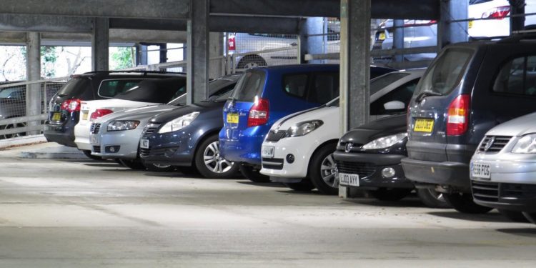 Auto Klub – Vlasnik Honde CR-V sjeo u ‘svoj’ auto i krenuo na vožnju, na stražnjem sjedalu ga dočekalo iznenađenje