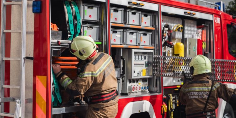 BROJNE INTERVENCIJE Planuo Prometov autobus, niz požara na području Splitsko-dalmatinske županije