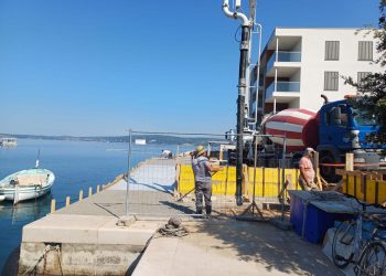 Betonaža na pomorskom dobru u Novigradu