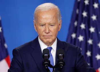 Biden privatno sumnja može li Harris pobijediti Trumpa — Axios — RT World News