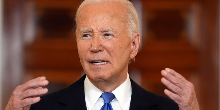 Biden se sastaje s Kongresnim crnačkim klubom tražeći podršku usred stranačkih previranja