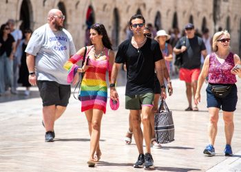 Biskupi o rodnoj ideologiji: ‘Ujutro mogu biti žena, poslijepodne leptir, navečer muško’