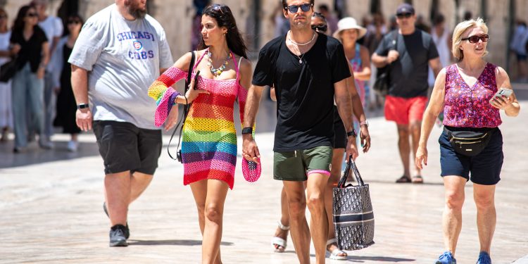 Biskupi o rodnoj ideologiji: ‘Ujutro mogu biti žena, poslijepodne leptir, navečer muško’