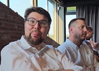 Bizaran prizor na druženju SDP-ovaca: Grbin isplazio jezik, pogledajte što drugi rade