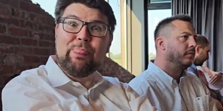 Bizaran prizor na druženju SDP-ovaca: Grbin isplazio jezik, pogledajte što drugi rade