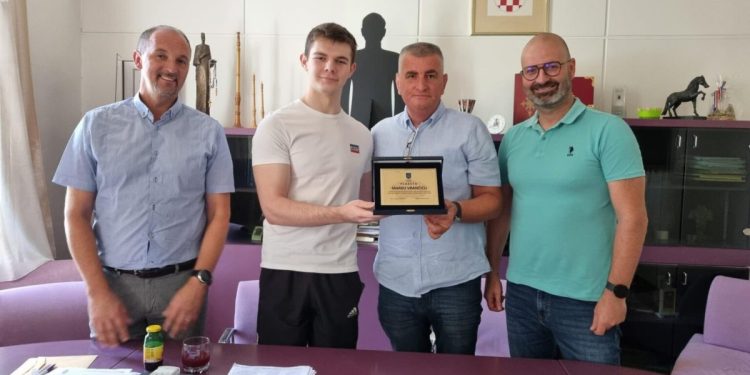 Bulj priredio primanje za Marka Vrančića, jednog od najboljih maturanata u državi