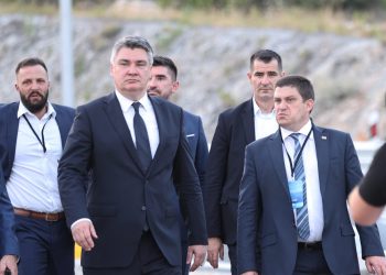 Butković o povišici: ’40 ljudi u mom ministarstvu zarađuje više od mene, to nije normalno’