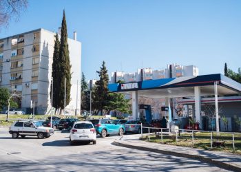 CIJENA NA SPLITSKOJ PUMPI VOZAČE OSTAVILA NEVJERICI “Pa ti toči stoju”