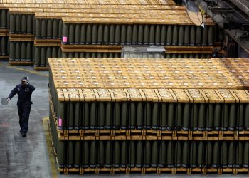 Češka ima problema s nabavkom planiranog broja granata za Ukrajinu