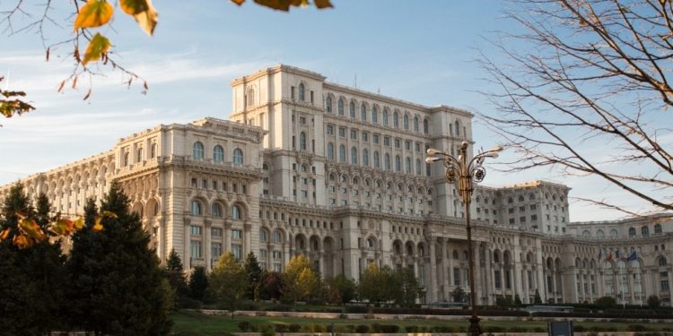 Članica NATO-a pozvala ruskog izaslanika zbog ‘fragmenata drona’ — RT World News