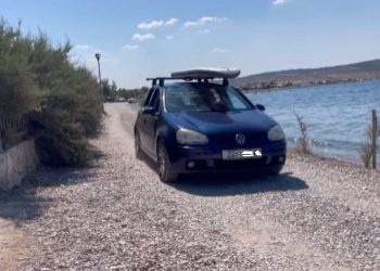 DIVLJANJE PODNO VELEBITA Zaštićena plaža Pisak postala prometnica s 500 automobila dnevno: ‘Pozivamo sve na masovno kupanje…’ | NACIONAL.HR