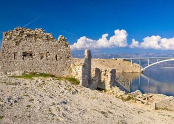 DRUGAČIJI DOMAĆINI Cjenik uništenih stvari u apartmanu na Pagu! Ako učinite ovo, to vam je 150 eura!