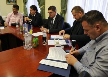 DVA MILIJUNA KM ZA HERCEGOVINU Predstavnici 21 hercegovačke općine potpisali ugovore za projekte sa FBiH