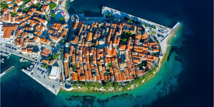 Dalmatinski otok pred kolapsom: Zbog duga prijeti im – bankrot