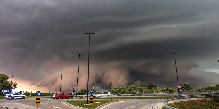 Dio Hrvatske u utorak bi mogla pogoditi štetna vremenska nepogoda: Zaštitite sebe i imovinu