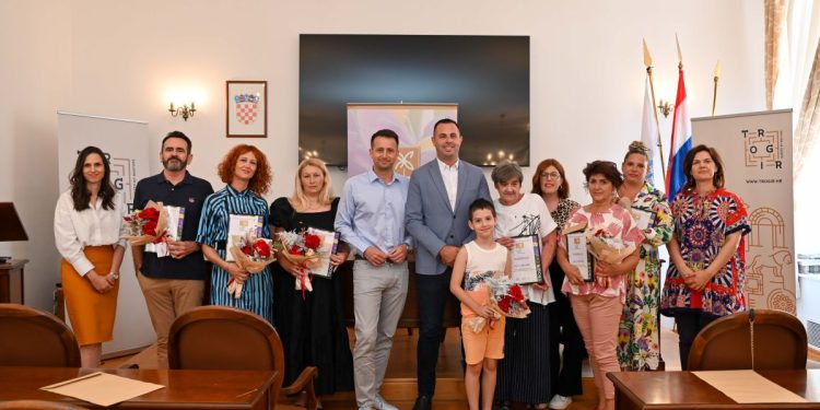 Dodjela nagrada i prezentacija projekta Izbora najljepše okućnice i balkona u 2024. godini na području grada Trogira