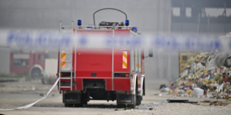 Dramatične scene u Zagrebu: Vatrena buktinja progutala auto na Slavonskoj