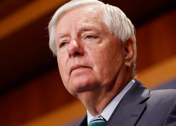 Emotivni Graham isporučuje poruku ‘ljubavi’ prema Trumpu, kaže da je SAD-u potrebno ‘pretraživanje duše’