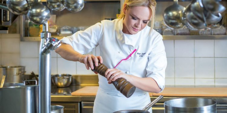 Chefica Ana Grgić Tomić donosi fantastične ljetne okuse u novom jelovniku kultnog Esplanadina Le Bistroa | NACIONAL.HR