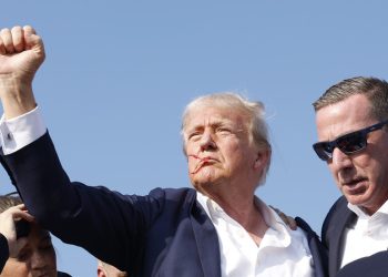 FBI potvrdio da je Trump pogođen metkom — RT World News