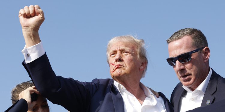 FBI potvrdio da je Trump pogođen metkom — RT World News