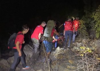 FOTO Članovi HGSS-a pomogli ozlijeđenom vatrogascu na brdu Križevac