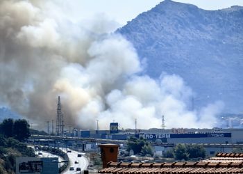 (FOTO I VIDEO) Požar u Kaštelima je lokaliziran