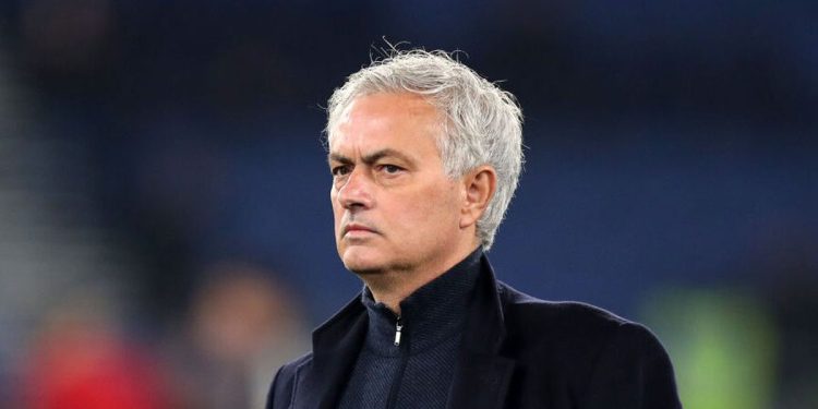 Fenerbahce, Mourinho u poteškoćama s tržištem transfera: “Oni koje tražimo koštaju puno” – Forzaroma.info – Najnovije vijesti Kao nogomet Roma – Intervjui, fotografije i video