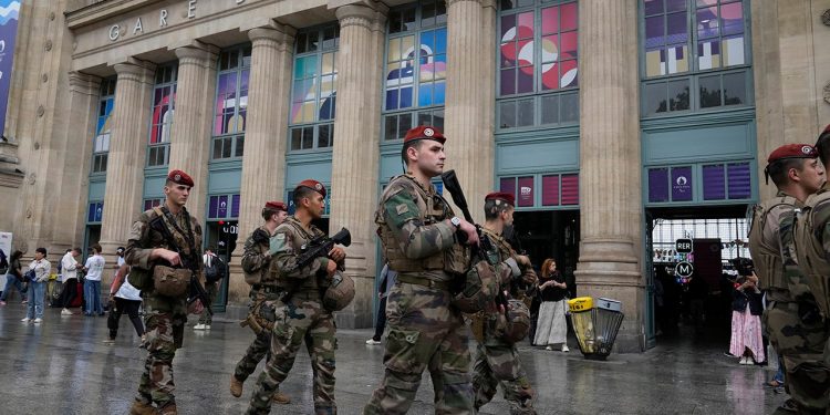 Francuski dužnosnik kaže da je ‘ultra-ljevičarski aktivist’ uhićen zbog provale na željezničko mjesto usred istrage ‘sabotaže’ vlaka