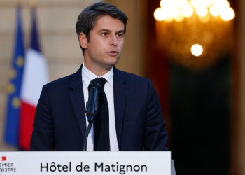 Francuski premijer Macron odbio ostavku premijera zbog ‘stabilnosti zemlje’