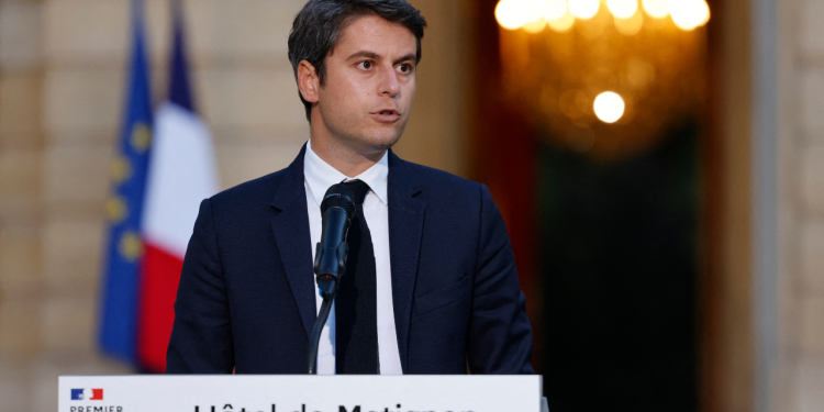 Francuski premijer Macron odbio ostavku premijera zbog ‘stabilnosti zemlje’