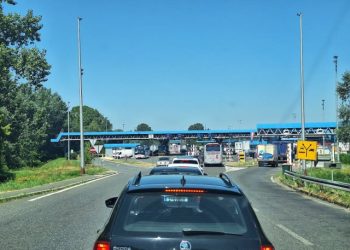 GRANIČNI PRIJELAZI Pojačane gužve na ulazu i izlazu iz BiH