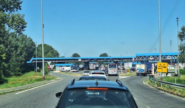 GRANIČNI PRIJELAZI Pojačane gužve na ulazu i izlazu iz BiH