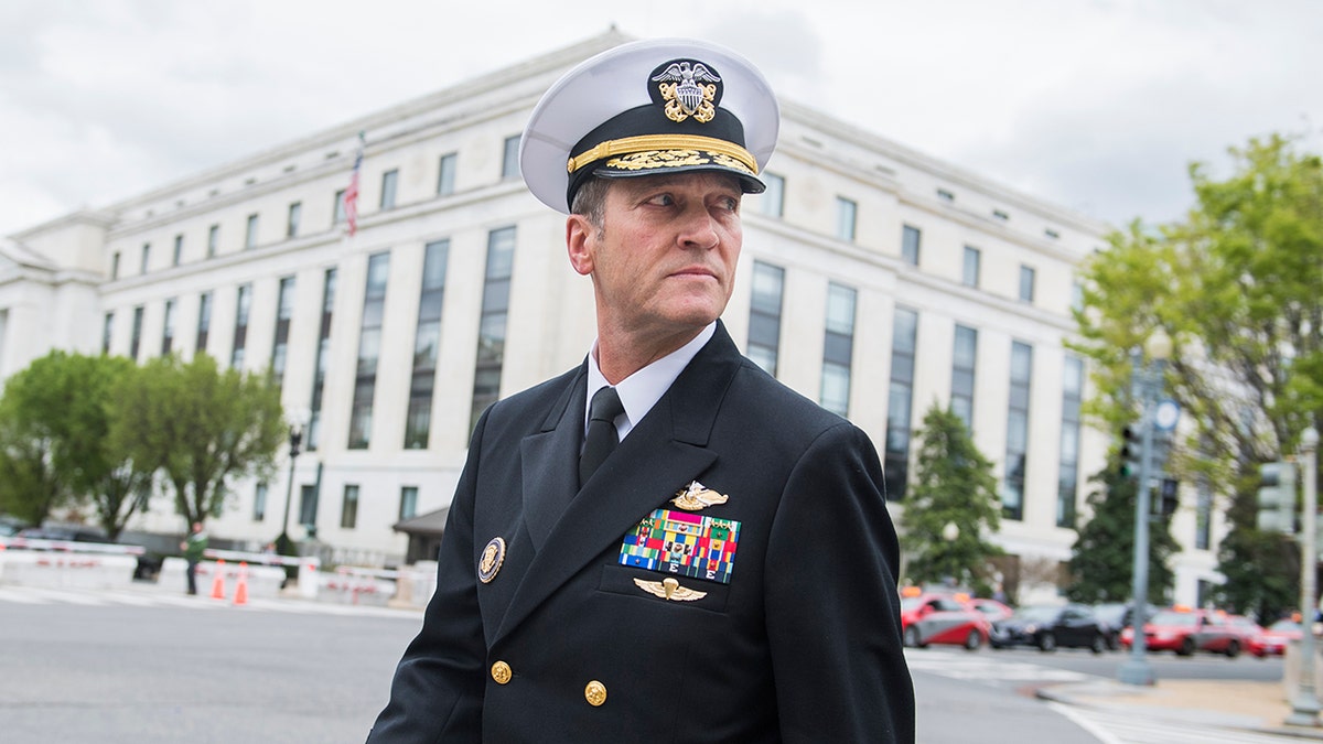 Ronny Jackson u mornaričkoj uniformi na fotografiji iz 2018