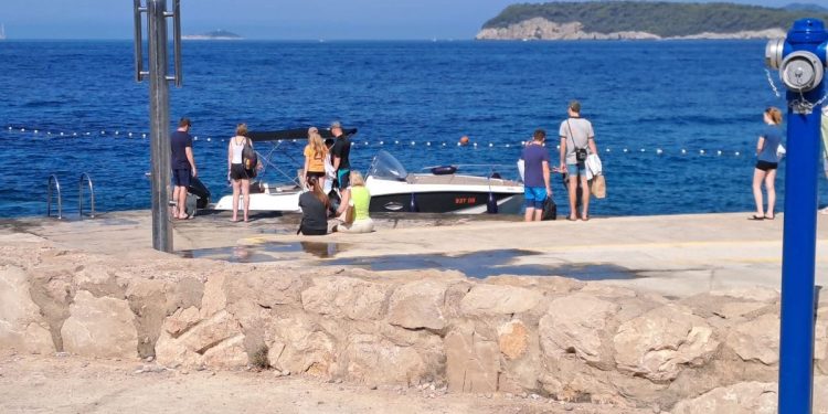 Gliserom protuzakonito ulazili u ograđeno kupalište u Dubrovniku i tako ukrcavali putnike