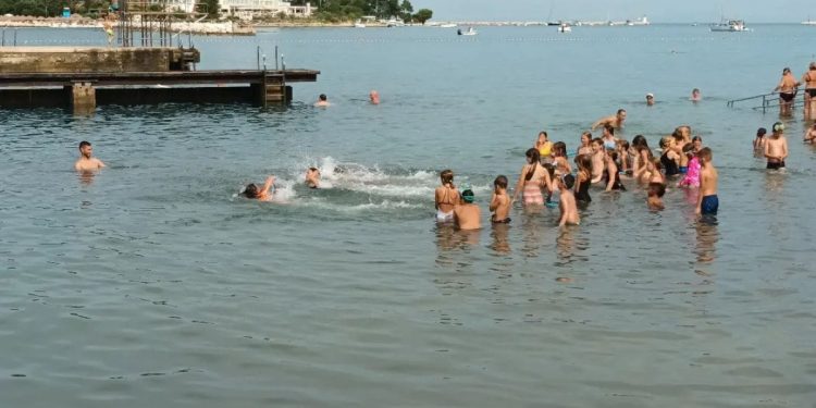 Gotovo stotinu djece u Poreču sudjelovalo u obilježavanju Svjetskog dana prevencije utapanja