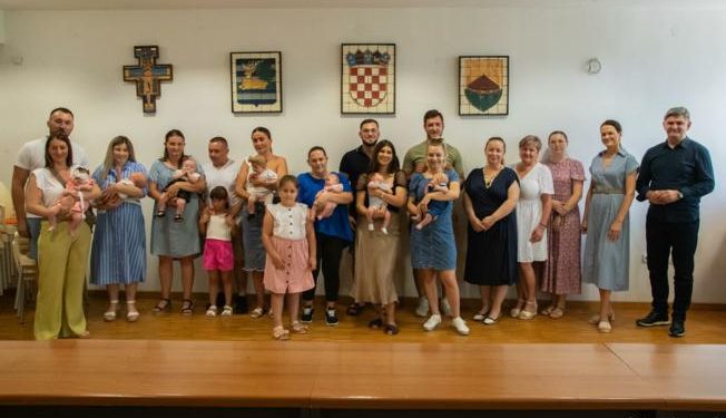 Grad Otok u ovoj je godini dobio 23 mala građanina, razmišljaju o novom vrtiću