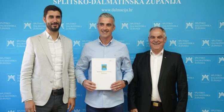 Gradit će se na sve strane: Splitsko-dalmatinska županija potpisala 18 novih ugovora za financiranje izgradnje sportskih objekata. Evo što je sve u planu