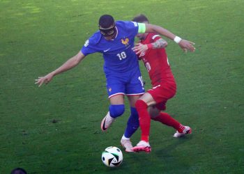 FRANCUZI U STRAHU Mbappe se požalio na masku: ‘Igranje je apsolutno užasno, horor, ali nemam izbora’ | NACIONAL.HR