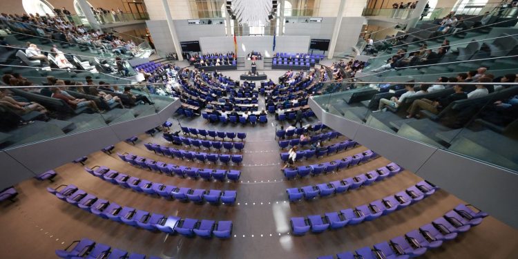 KAKO BI TO IZGLEDALO KOD NAS? Njemački parlament namjerava uvesti strože kazne za neposlušne političare | NACIONAL.HR