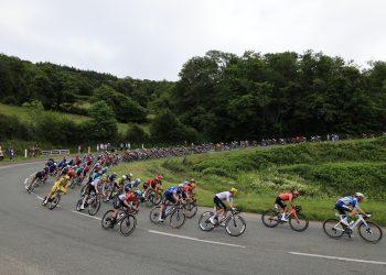 NEVJEROJATAN SLUČAJ Kažnjen jer je za vrijeme utrke poljubio suprugu i sina: ‘Naštetio je imidžu sporta’ | NACIONAL.HR