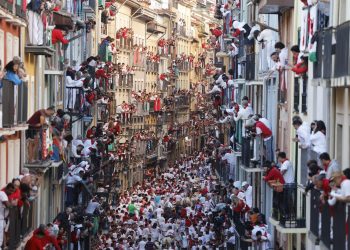 OPASNA TRADICIJA Šestero ozlijeđenih u prvoj ovogodišnjoj utrci s bikovima u Pamploni | NACIONAL.HR