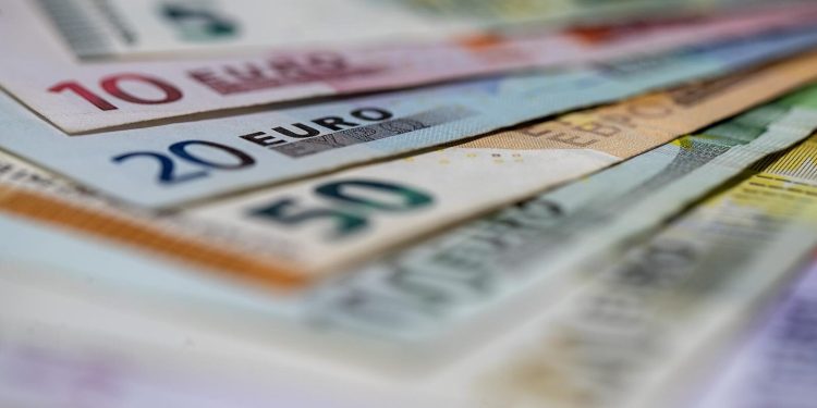 HNB uvodi red u bankarske naknade. U ovoj godini već su mnoge poskupjele