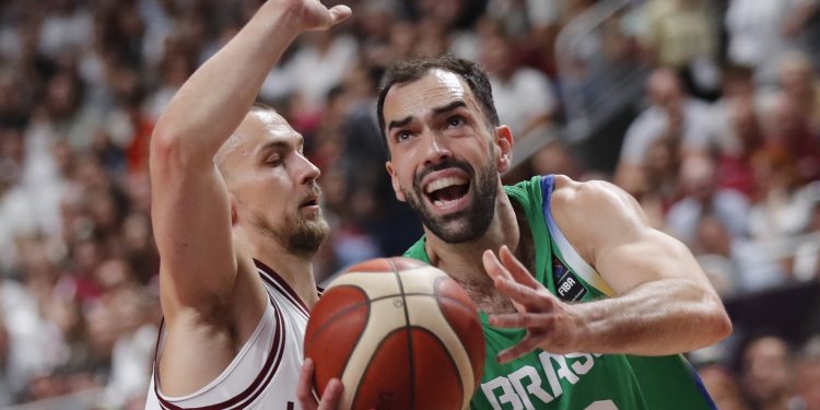 VIZA ZA PARIZ Aleksandar Petrović odveo Brazil na Olimpijske igre, uvjerljivo svladali Latviju | NACIONAL.HR